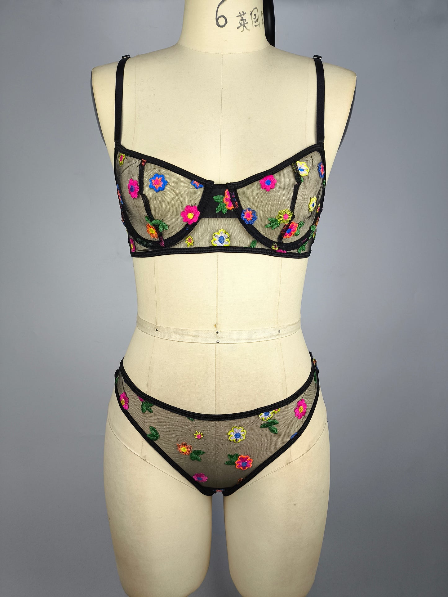 Fresh Bra Panties Two Piece Set Embroidered Mesh Steel Ring Gathered Three Point Sexy Lingerie