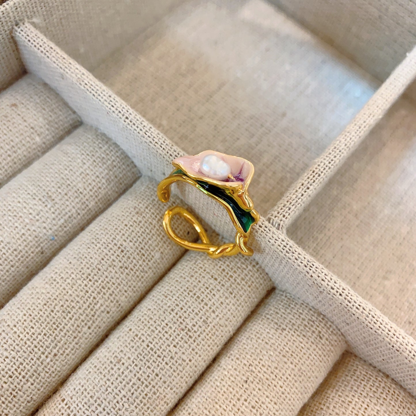 Vintage French Retro Enamel Craft Natural Pearl Floral Braid Open Ring Light Luxury Minority Ring