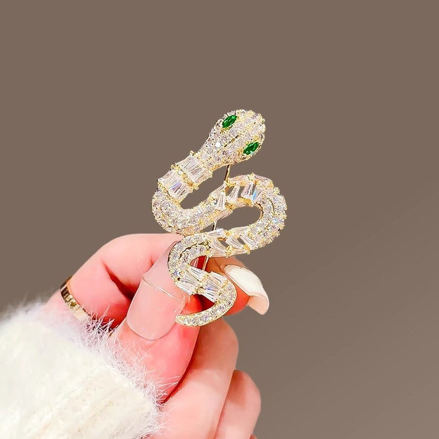Special Interest Design Green Eyes Snake Brooch Women High Sense Clothes Accessories Pin Corsage