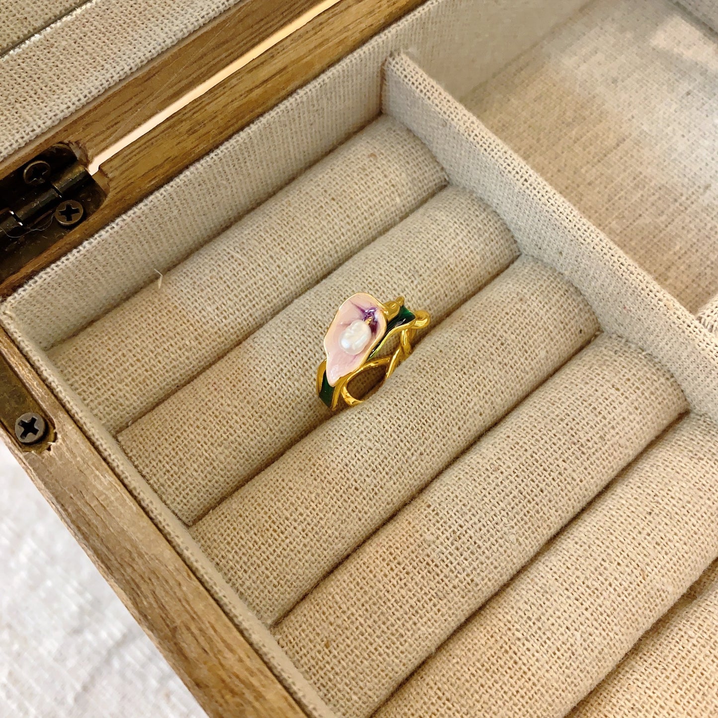 Vintage French Retro Enamel Craft Natural Pearl Floral Braid Open Ring Light Luxury Minority Ring